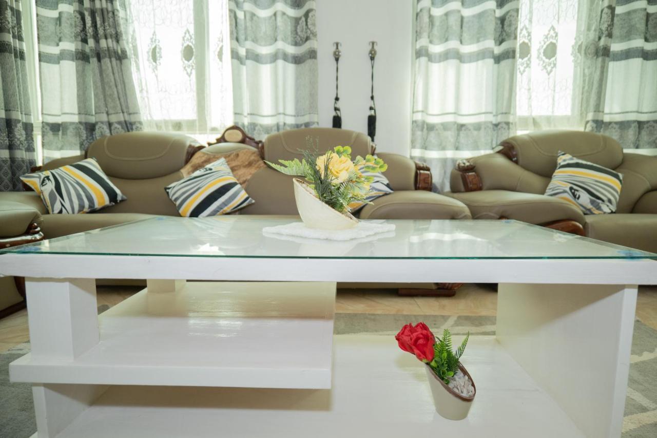 The City Block Apartment Бужумбура Екстериор снимка