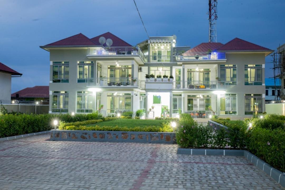 The City Block Apartment Бужумбура Екстериор снимка