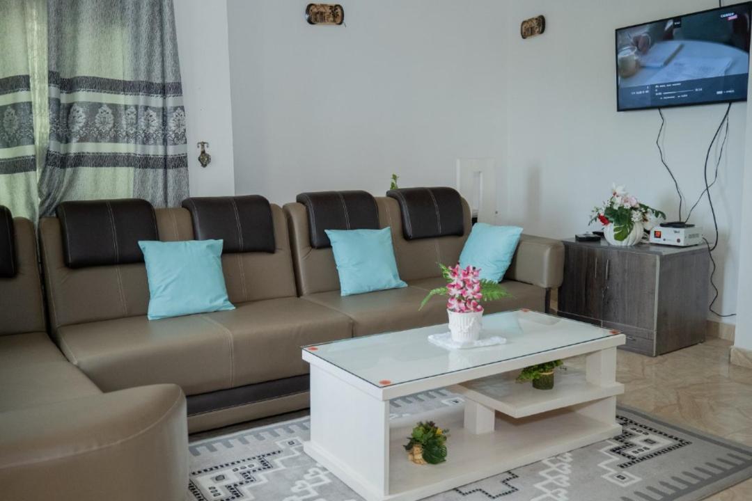 The City Block Apartment Бужумбура Екстериор снимка