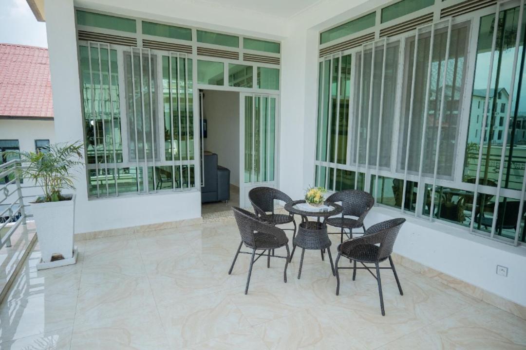 The City Block Apartment Бужумбура Екстериор снимка